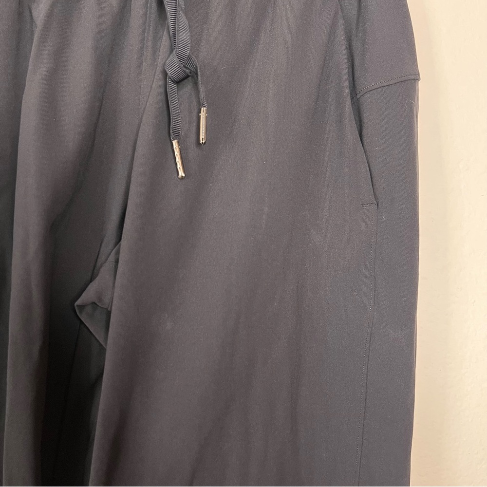 Lululemon Women's Black On the Fly Jogger Luxtreme Size 2 W5CPJS Drawcord - Picture 12 of 12